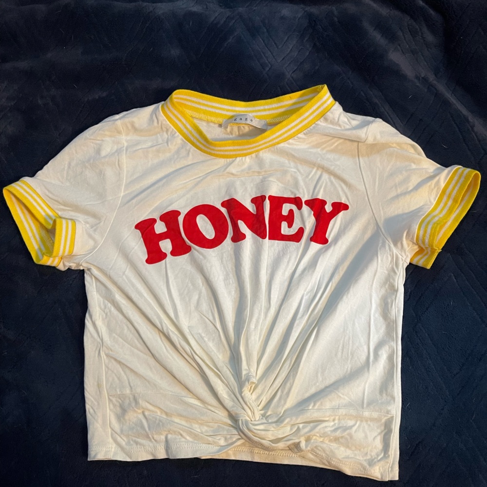 Gaze tee shirt size small with the word honey written in red